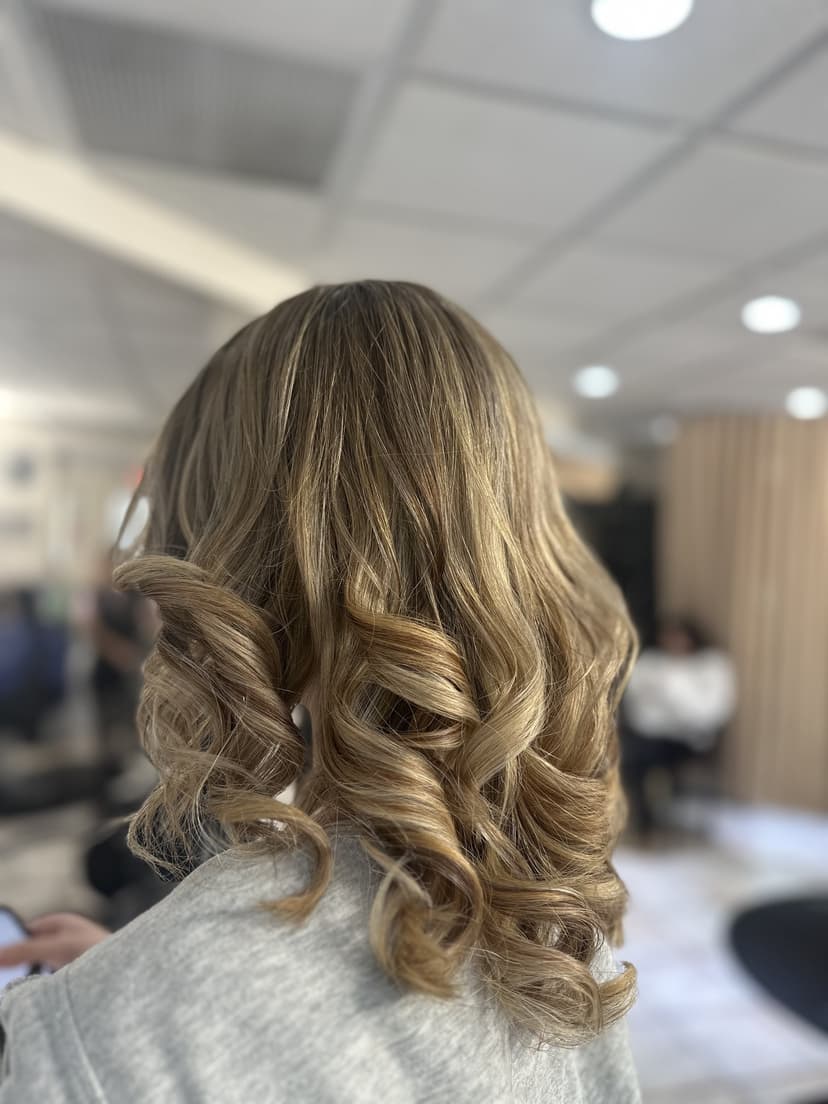 Voluminous curls
